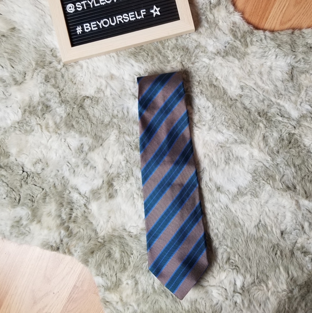Banana Republic textured stripe tie